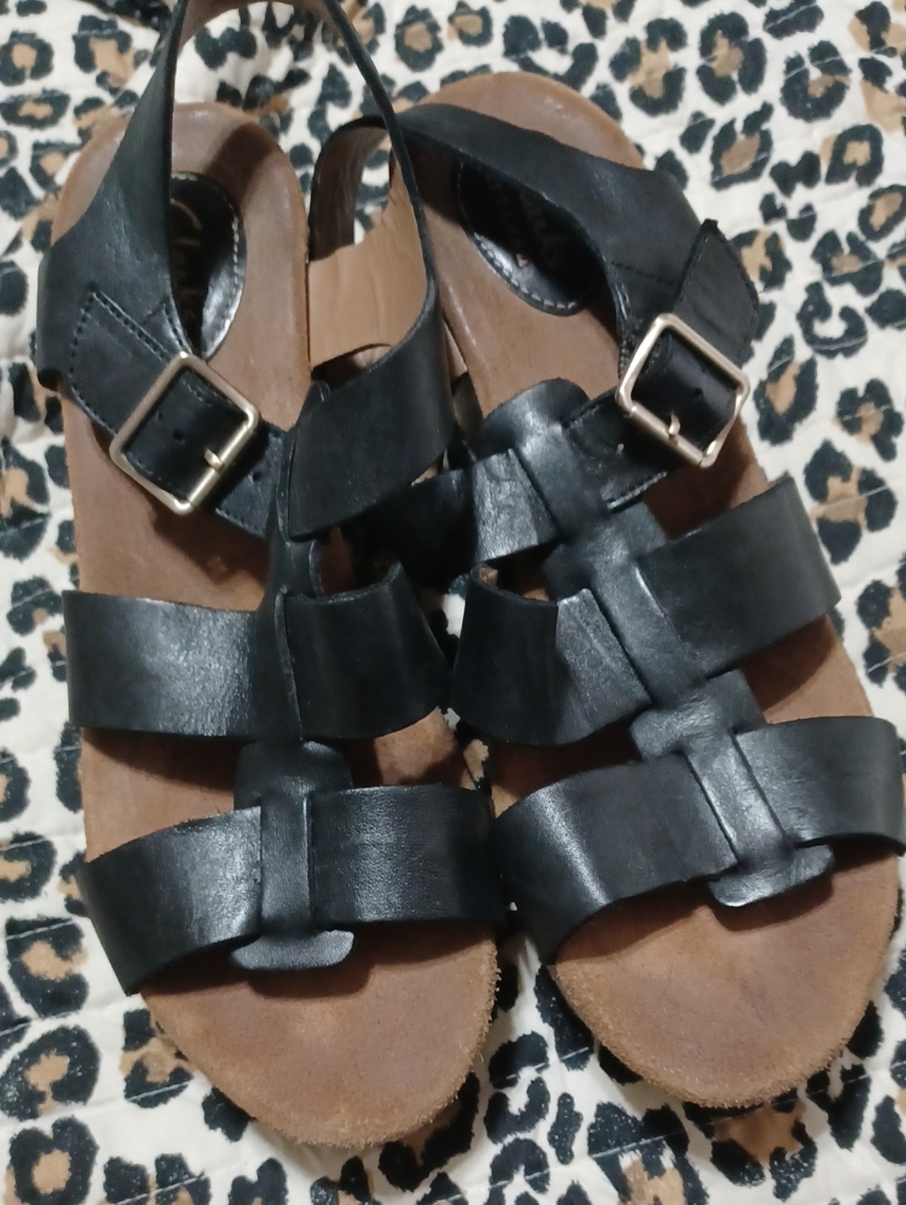 Clarks 10m Women's Black Strappy Buckle Sandals